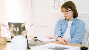 The disruption between age and stage in the workplace